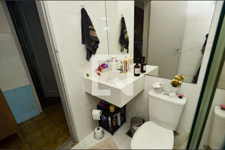 Banheiro de casa à venda com 2 quartos, 450m² em Nova Vista, Belo Horizonte