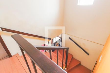 Casa à venda com 193m², 4 quartos e 2 vagasEscadas