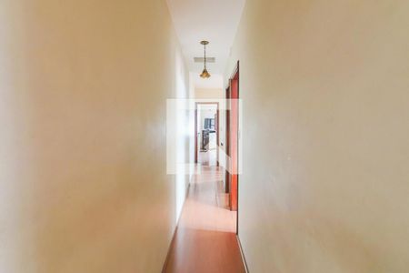 Casa à venda com 193m², 4 quartos e 2 vagasCorredor