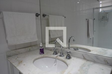 Apartamento à venda com 224m², 3 quartos e 2 vagasBanheiro da Suite 2 