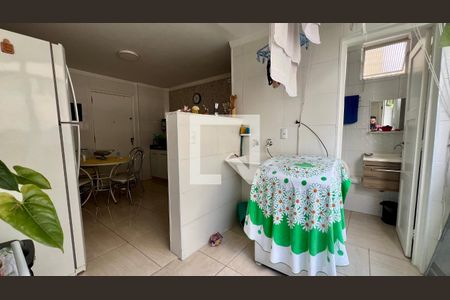 Apartamento à venda com 108m², 2 quartos e 1 vagaÁrea de Serviço