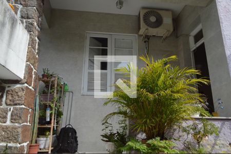 Casa de condomínio à venda com 90m², 3 quartos e 2 vagasVaranda