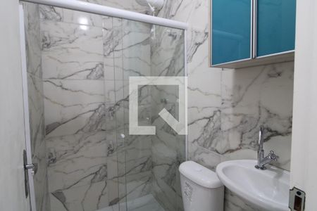 Banheiro de apartamento para alugar com 1 quarto, 30m² em Vila Campo Grande, São Paulo