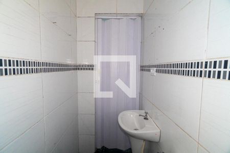 Banheiro de casa para alugar com 1 quarto, 40m² em Vila Campestre, São Paulo