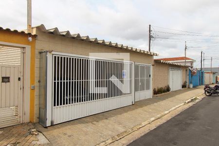 Casa para alugar com 55m², 1 quarto e 1 vaga Casa para alugar com 55m², 1 quarto e 1 vagaFachada