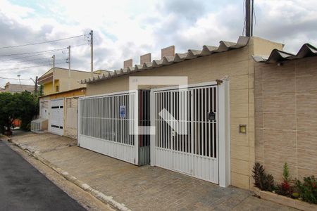 Casa para alugar com 55m², 1 quarto e 1 vaga Casa para alugar com 55m², 1 quarto e 1 vagaFachada