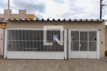 Casa para alugar com 55m², 1 quarto e 1 vaga Casa para alugar com 55m², 1 quarto e 1 vagaFachada