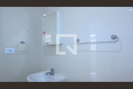 Banheiro de casa para alugar com 1 quarto, 55m² em Vila Alpina, São Paulo