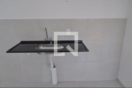 Cozinha de apartamento para alugar com 1 quarto, 33m² em Todos Os Santos, Rio de Janeiro