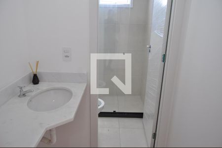 Banheiro de apartamento para alugar com 1 quarto, 33m² em Todos Os Santos, Rio de Janeiro