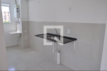 Cozinha de apartamento para alugar com 1 quarto, 33m² em Todos Os Santos, Rio de Janeiro