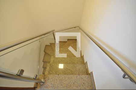 Casa de condomínio à venda com 103m², 2 quartos e 1 vagaEscada de Acesso a Área da Churrasqueira