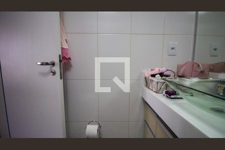 Apartamento para alugar com 195m², 3 quartos e 3 vagas Apartamento para alugar com 195m², 3 quartos e 3 vagasBanheiro da Suíte 1