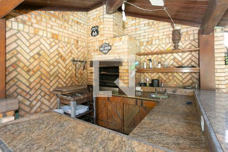 Casa à venda com 478m², 4 quartos e 3 vagas Casa à venda com 478m², 4 quartos e 3 vagasÁrea externa - churrasqueira