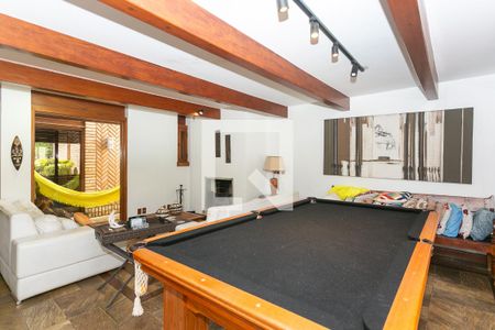 Casa à venda com 478m², 4 quartos e 3 vagas Casa à venda com 478m², 4 quartos e 3 vagasSala de jogos