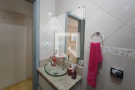 Casa à venda com 340m², 4 quartos e 4 vagasBanheiro 2