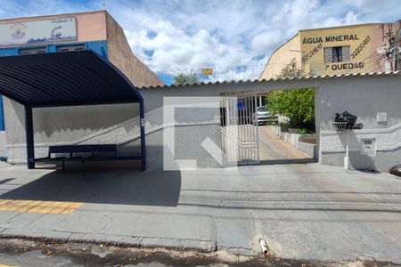 Casa à venda com 340m², 4 quartos e 4 vagasFachada 