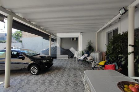 Casa à venda com 340m², 4 quartos e 4 vagasQuintal - Garagem