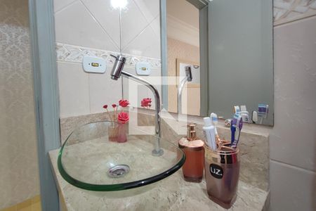 Casa à venda com 340m², 4 quartos e 4 vagasBanheiro 2