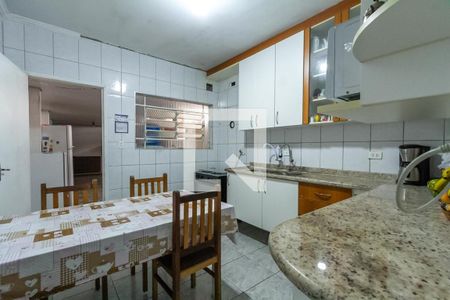 Casa à venda com 213m², 6 quartos e 2 vagas Casa à venda com 213m², 6 quartos e 2 vagasCozinha