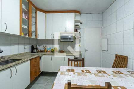 Casa à venda com 213m², 6 quartos e 2 vagas Casa à venda com 213m², 6 quartos e 2 vagasCozinha