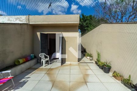 Casa à venda com 213m², 6 quartos e 2 vagas Casa à venda com 213m², 6 quartos e 2 vagasVaranda da Suíte 1