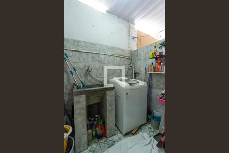 Casa à venda com 213m², 6 quartos e 2 vagas Casa à venda com 213m², 6 quartos e 2 vagasÁrea de Serviço