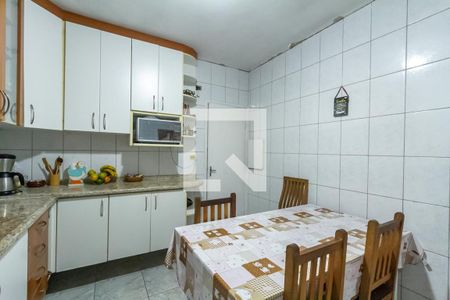 Casa à venda com 213m², 6 quartos e 2 vagas Casa à venda com 213m², 6 quartos e 2 vagasCozinha