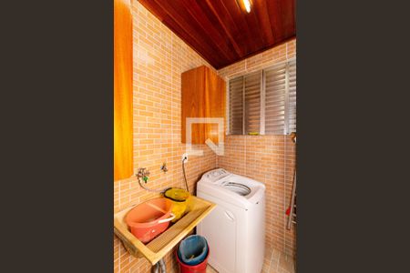 Casa à venda com 241m², 2 quartos e 2 vagas Casa à venda com 241m², 2 quartos e 2 vagasÁrea de Serviço