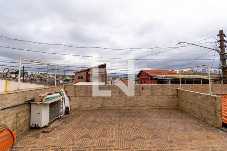 Casa à venda com 241m², 2 quartos e 2 vagas Casa à venda com 241m², 2 quartos e 2 vagasTerraço