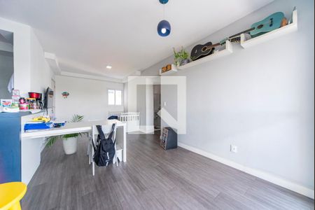 Sala de apartamento à venda com 2 quartos, 65m² em Vila Eldízia, Santo André
