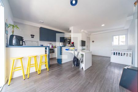 Sala de apartamento à venda com 2 quartos, 65m² em Vila Eldízia, Santo André