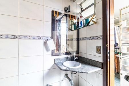 Casa à venda com 150m², 3 quartos e 4 vagasSalão - Banheiro