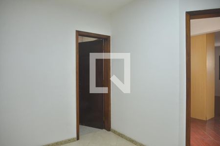 Hall de casa para alugar com 3 quartos, 180m² em Vila Humaita, Santo André