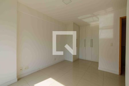 Apartamento à venda com 84m², 3 quartos e 1 vaga Apartamento à venda com 84m², 3 quartos e 1 vagaSuíte