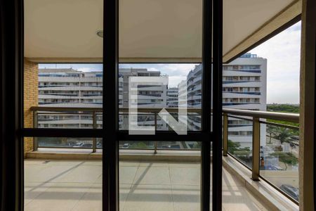 Apartamento à venda com 84m², 3 quartos e 1 vaga Apartamento à venda com 84m², 3 quartos e 1 vagaVaranda