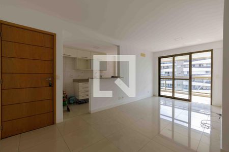 Apartamento à venda com 84m², 3 quartos e 1 vaga Apartamento à venda com 84m², 3 quartos e 1 vagaSala