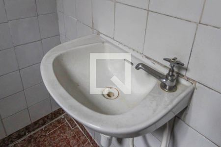 Casa à venda com 240m², 2 quartos e 2 vagasBanheiro