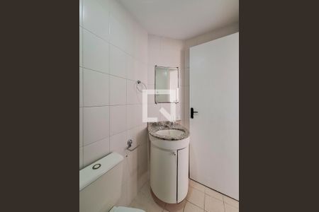 Apartamento à venda com 74m², 3 quartos e 1 vaga Apartamento à venda com 74m², 3 quartos e 1 vagaBanheiro