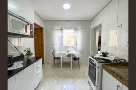 Casa à venda com 250m², 2 quartos e 3 vagasCozinha