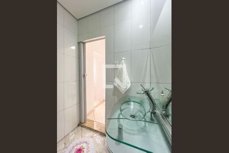 Casa à venda com 250m², 2 quartos e 3 vagasBanheiro Corredor