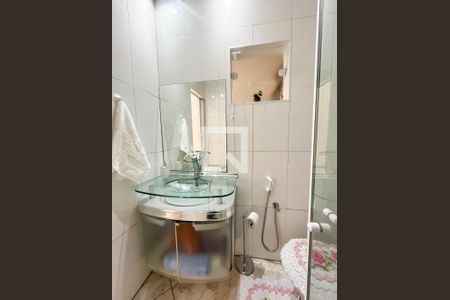 Casa à venda com 250m², 2 quartos e 3 vagasBanheiro Corredor