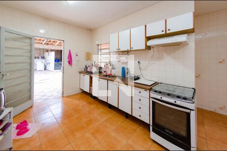 Casa à venda com 360m², 3 quartos e 3 vagas Casa à venda com 360m², 3 quartos e 3 vagasCozinha