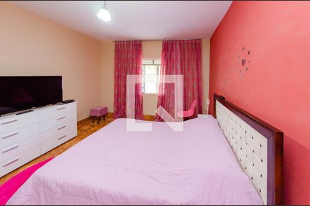 Casa à venda com 360m², 3 quartos e 3 vagas Casa à venda com 360m², 3 quartos e 3 vagasSuíte