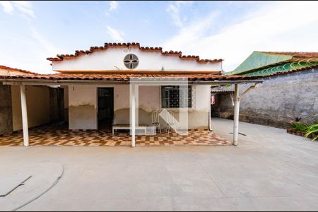 Casa à venda com 360m², 3 quartos e 3 vagas Casa à venda com 360m², 3 quartos e 3 vagasQuintal