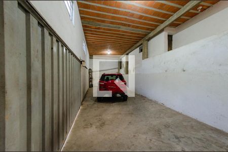 Casa à venda com 360m², 3 quartos e 3 vagas Casa à venda com 360m², 3 quartos e 3 vagasGaragem
