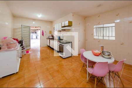 Casa à venda com 360m², 3 quartos e 3 vagas Casa à venda com 360m², 3 quartos e 3 vagasCozinha