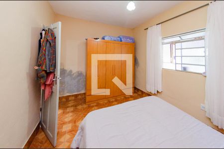 Casa à venda com 360m², 3 quartos e 3 vagas Casa à venda com 360m², 3 quartos e 3 vagasQuarto 2