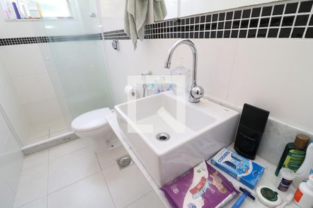 Apartamento à venda com 75m², 2 quartos e 1 vagaBanheiro Social