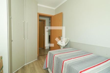 Quarto 2 de apartamento para alugar com 2 quartos, 52m² em Jardim Carvalho, Porto Alegre